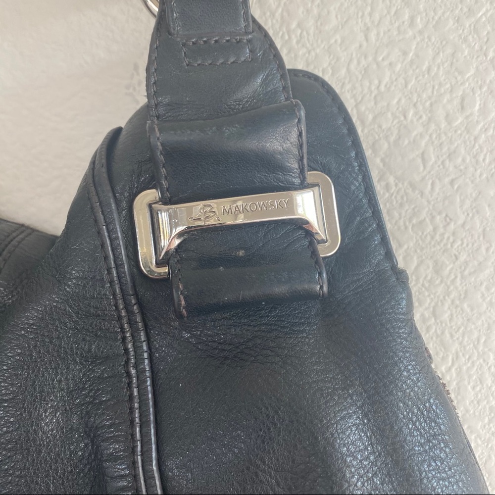 B. Makowsky Black Leather Shoulder Bag Cheetah - Picture 2 of 9